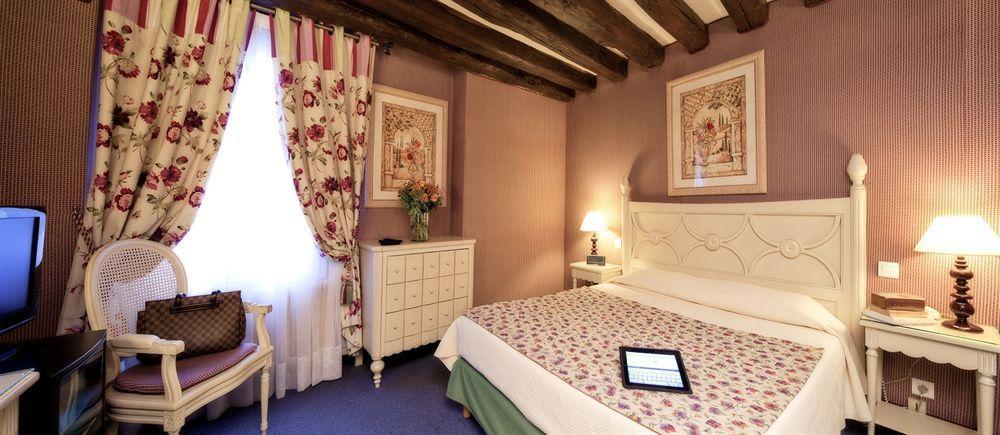 Hotel Beaubourg Paris Luaran gambar