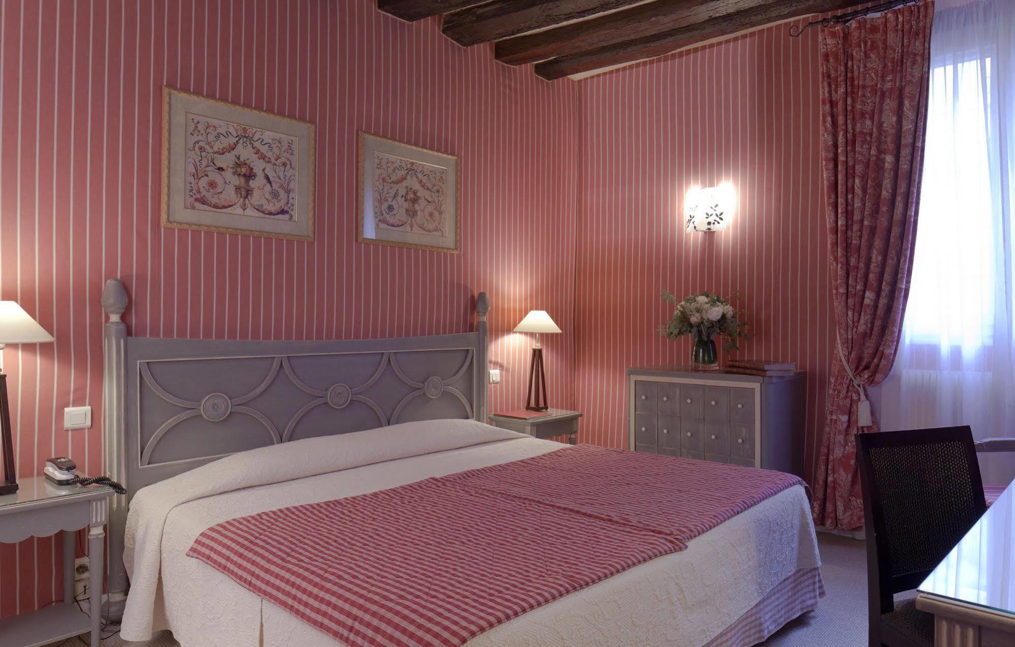 Hotel Beaubourg Paris Luaran gambar